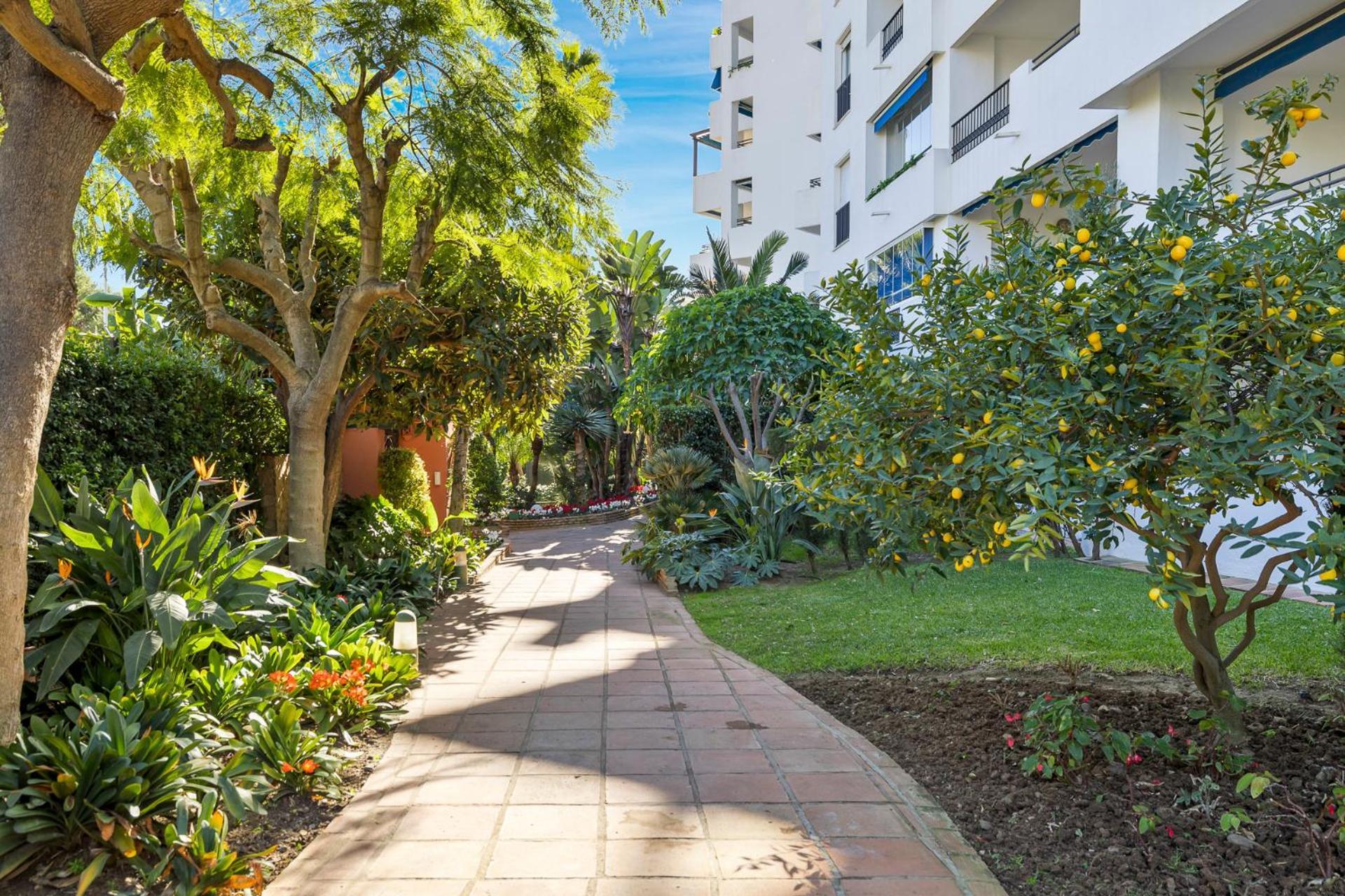 1 Bedroom Apartment, with Sea Views, in Medina Garden - Puerto Banús Marbella Exterior foto